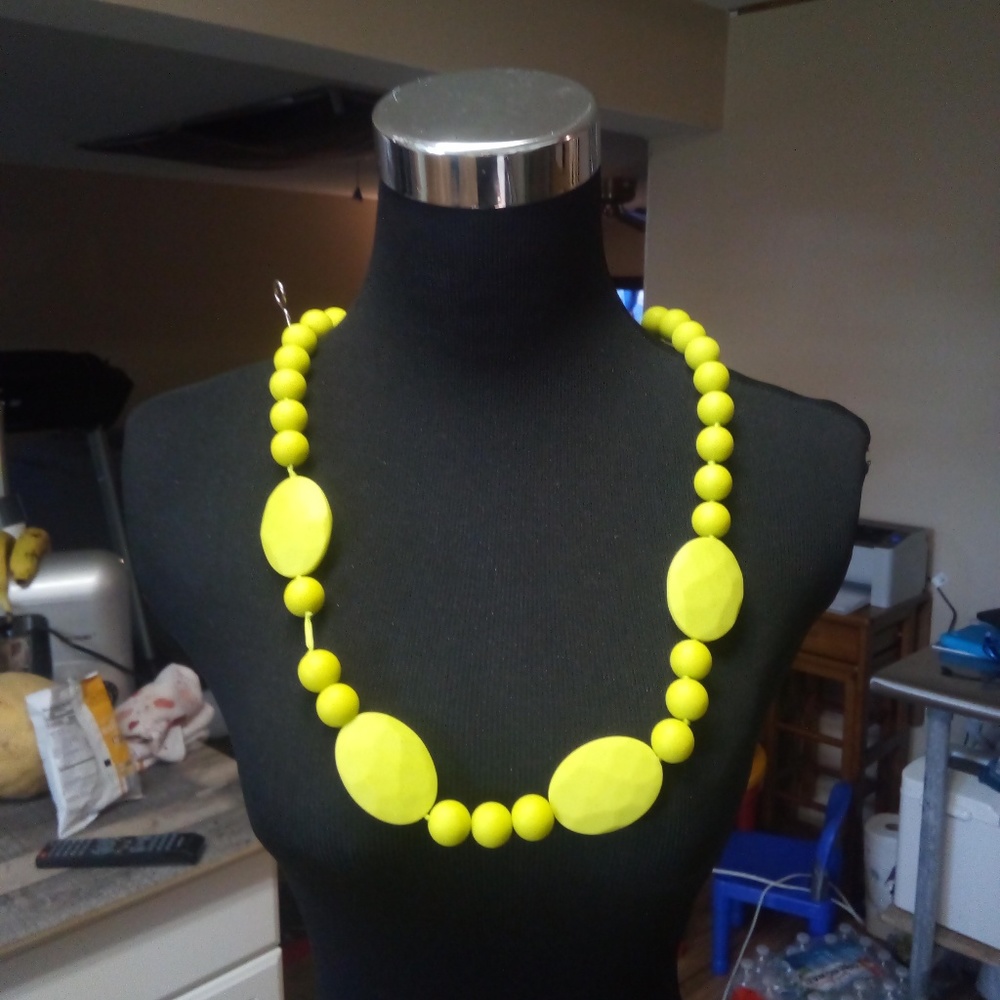 Chewbeads teething necklace